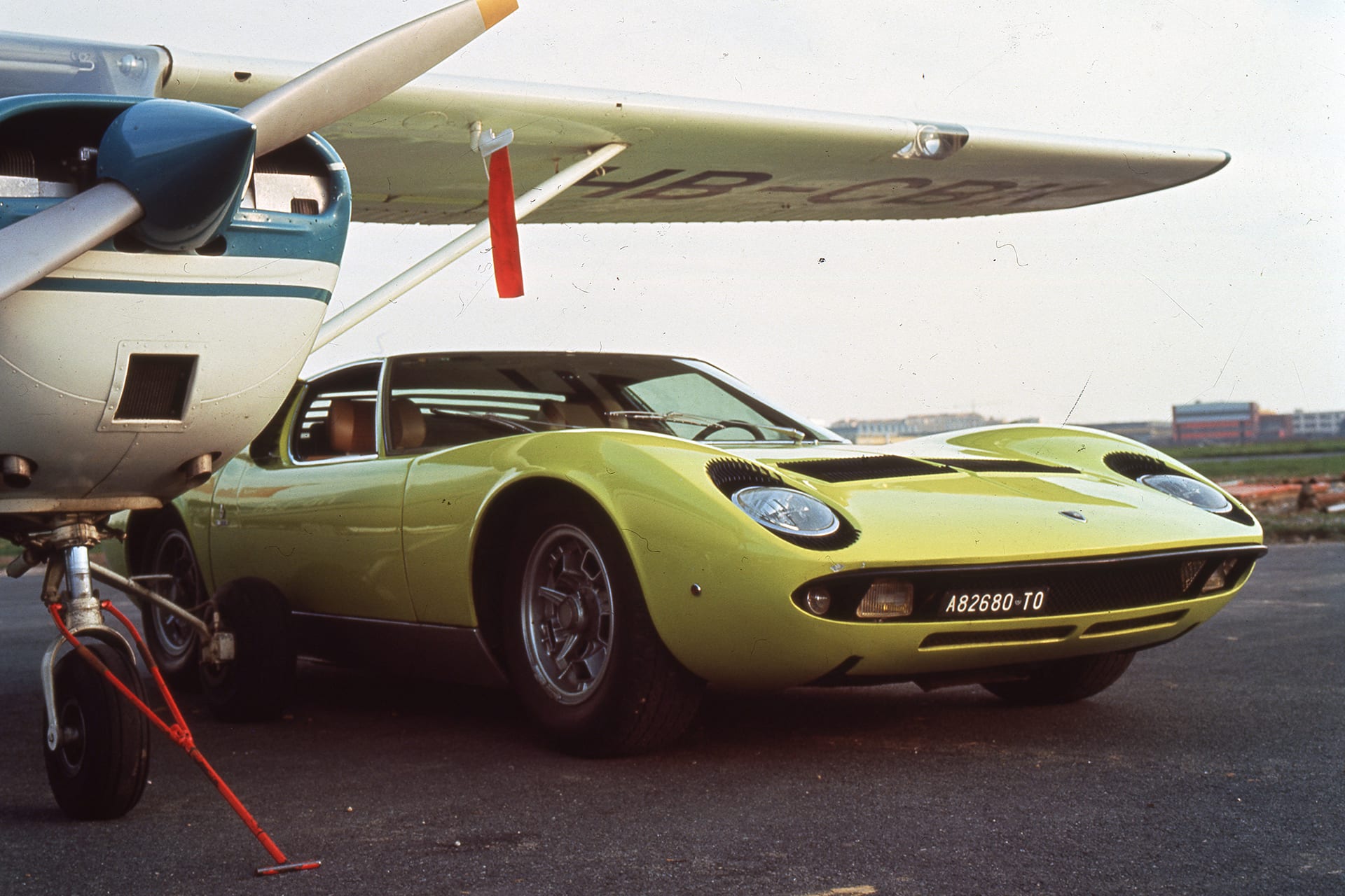プルメリア 1968 Lamborghini Miura P400 S | Girardo & Co